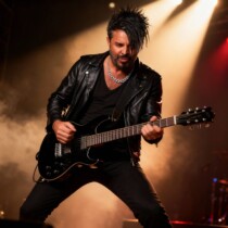 Santiago Cortes – Swiss DJ and Music Producer 2025 press photo. Santiago Cortes DJ and music producer official press photo 2025